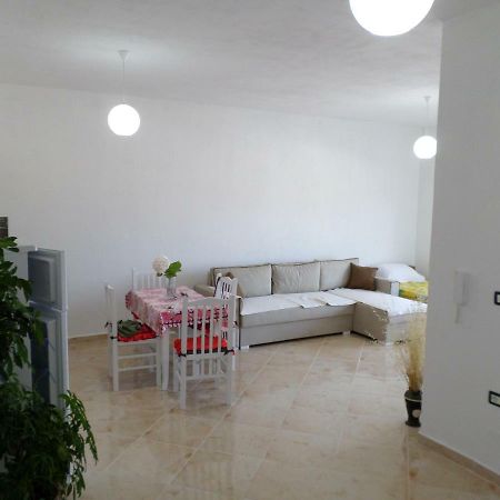 Lindita'S Seaview Appartment Vlore Luaran gambar