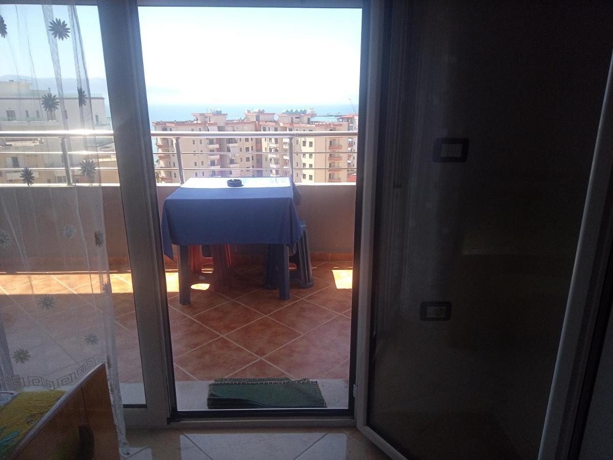 Lindita'S Seaview Appartment Vlore Luaran gambar