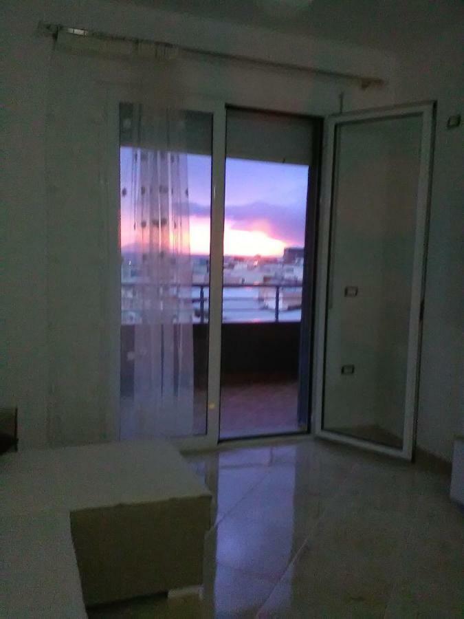 Lindita'S Seaview Appartment Vlore Luaran gambar